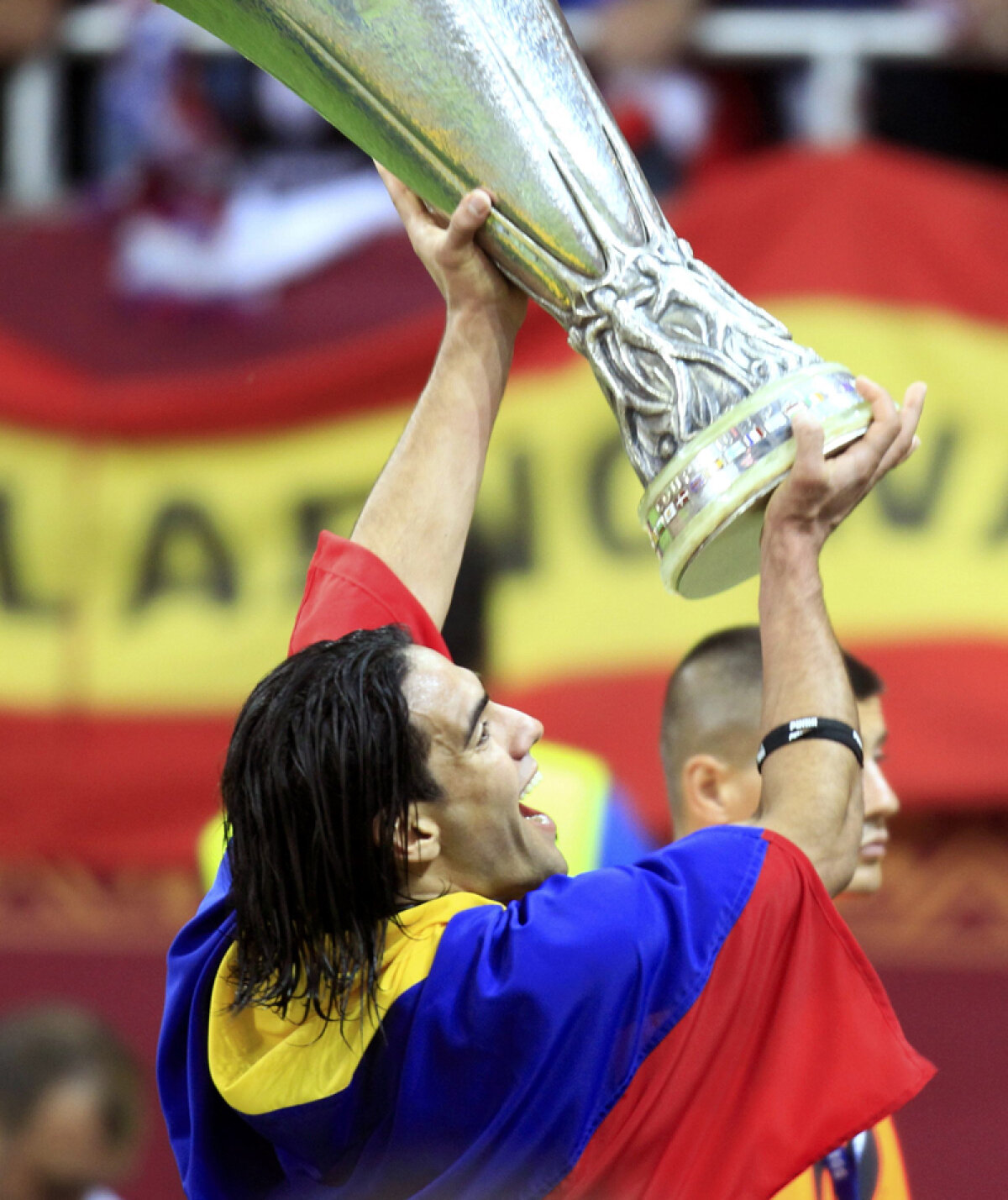 Michel Platini i-a făcut o mică farsă golgeterului Europa League la Bucureşti: "Falcao, iar tu aici?