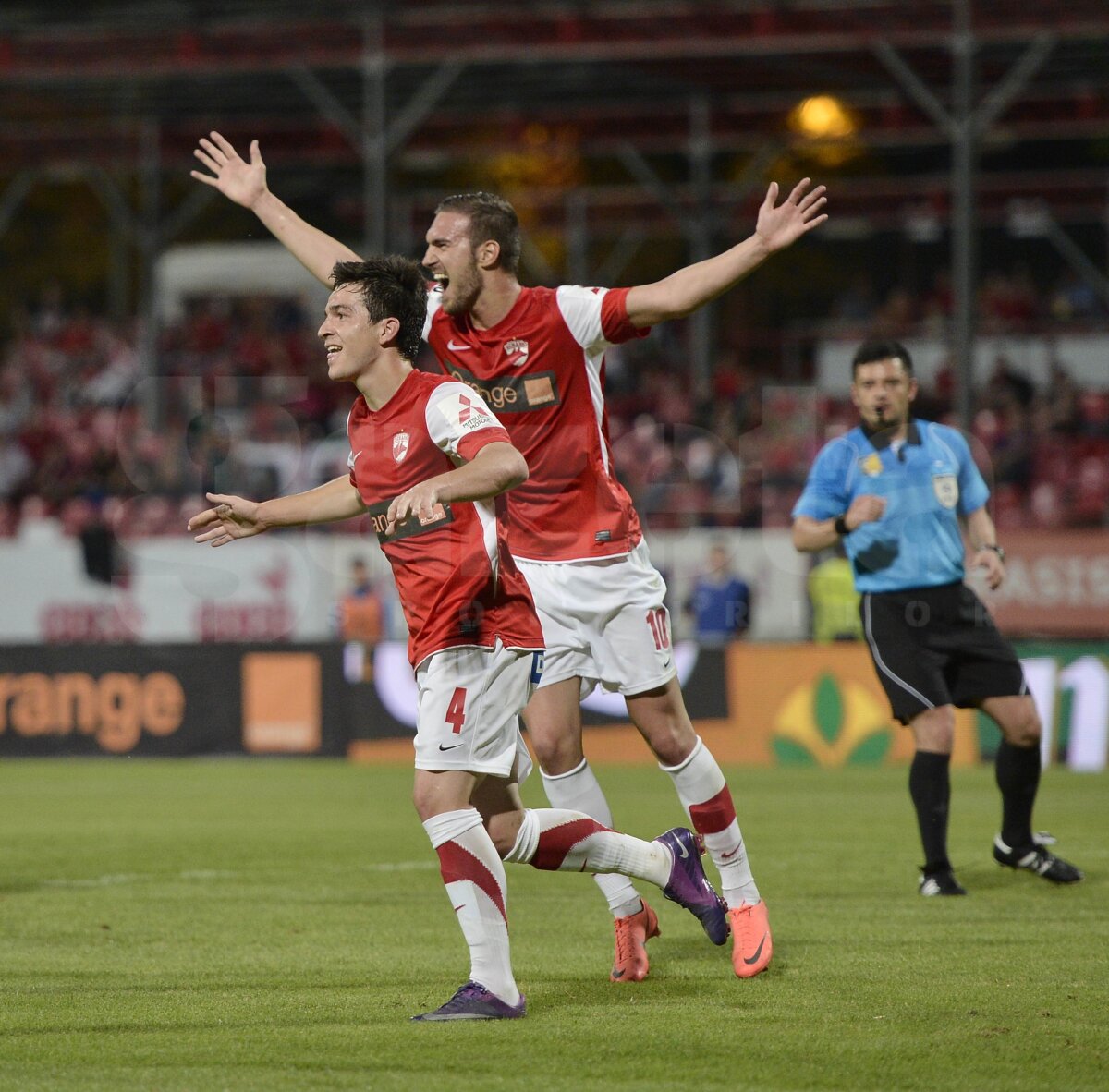 Spectacol înainte de Derby » Dinamo s-a distrat cu Mioveni (4-1) în faţa a 200 de spectatori