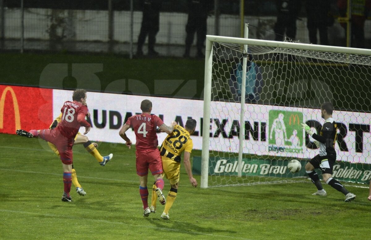 VIDEO&FOTO FC Braşov - Steaua 1-2 » Roş-albaştrii continuă cursa spre titlu