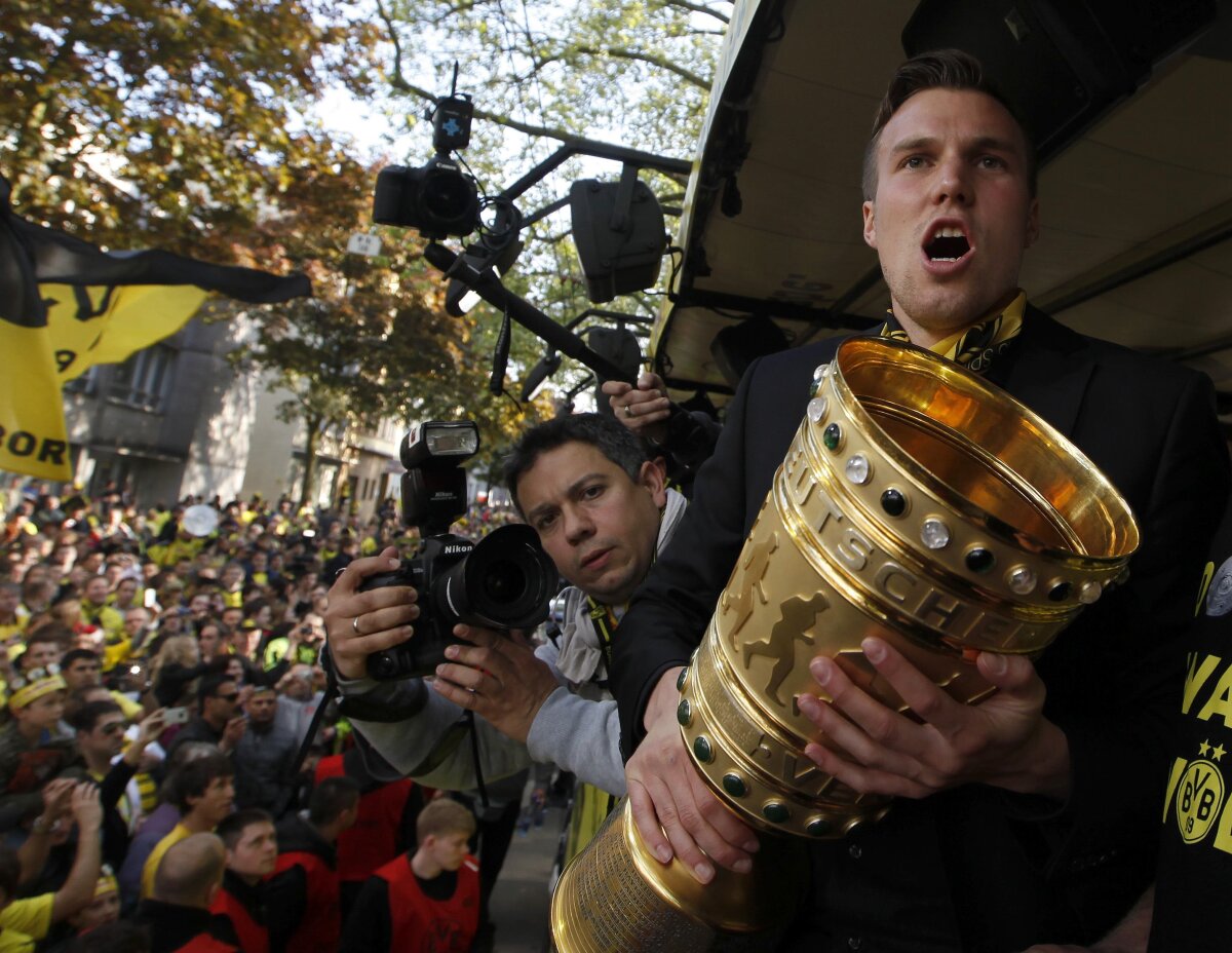 FOTO Dortmund sărbătorită de peste 300.000 de suporteri :D