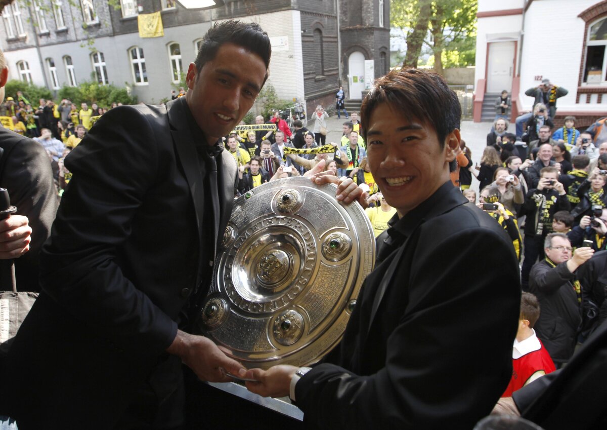 FOTO Dortmund sărbătorită de peste 300.000 de suporteri :D