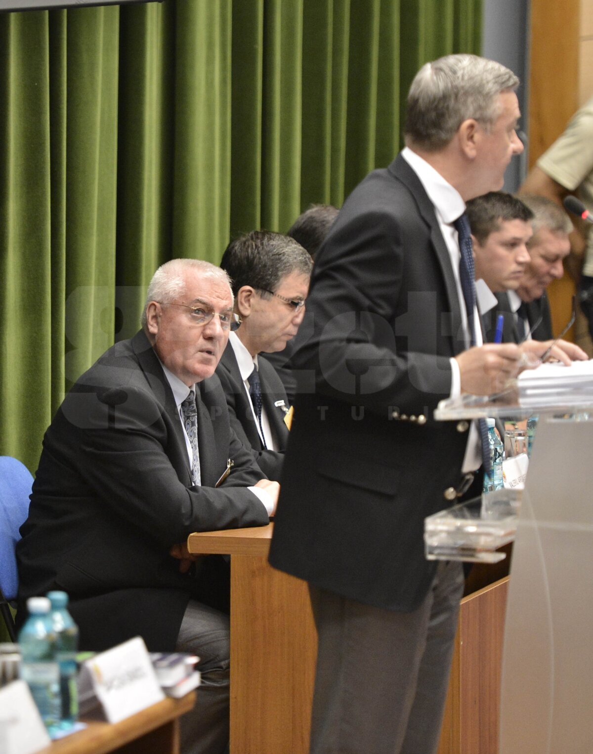 Echipa lui Mititelu, DEZAFILIATĂ OFICIAL. Decizia e DEFINITIVĂ! » Cîrţu: "Este vina lui Mititelu. Craiova nu trebuia să ajungă aici!!"