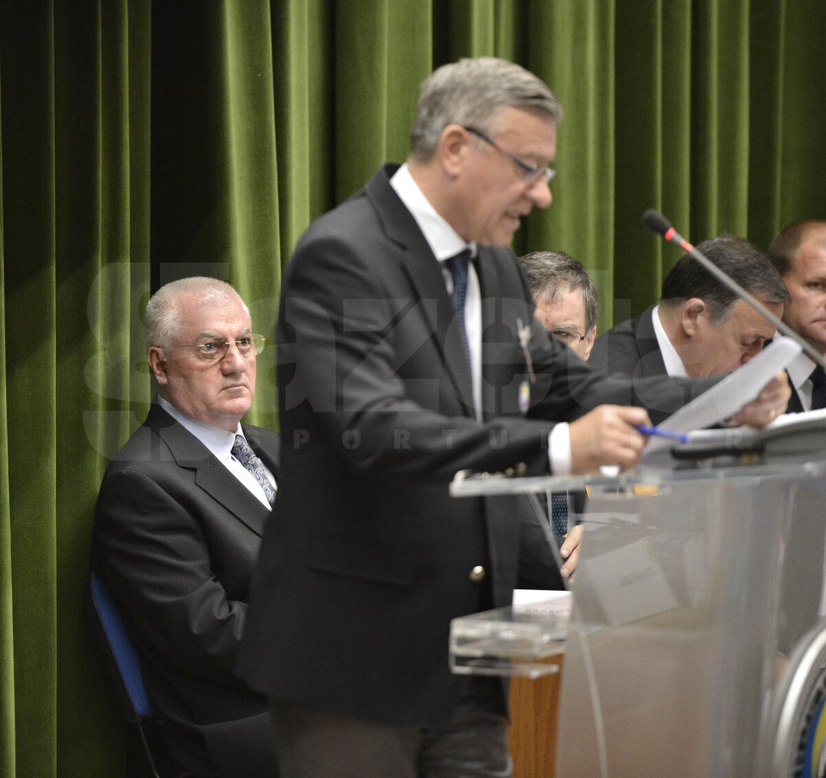 Echipa lui Mititelu, DEZAFILIATĂ OFICIAL. Decizia e DEFINITIVĂ! » Cîrţu: "Este vina lui Mititelu. Craiova nu trebuia să ajungă aici!!"