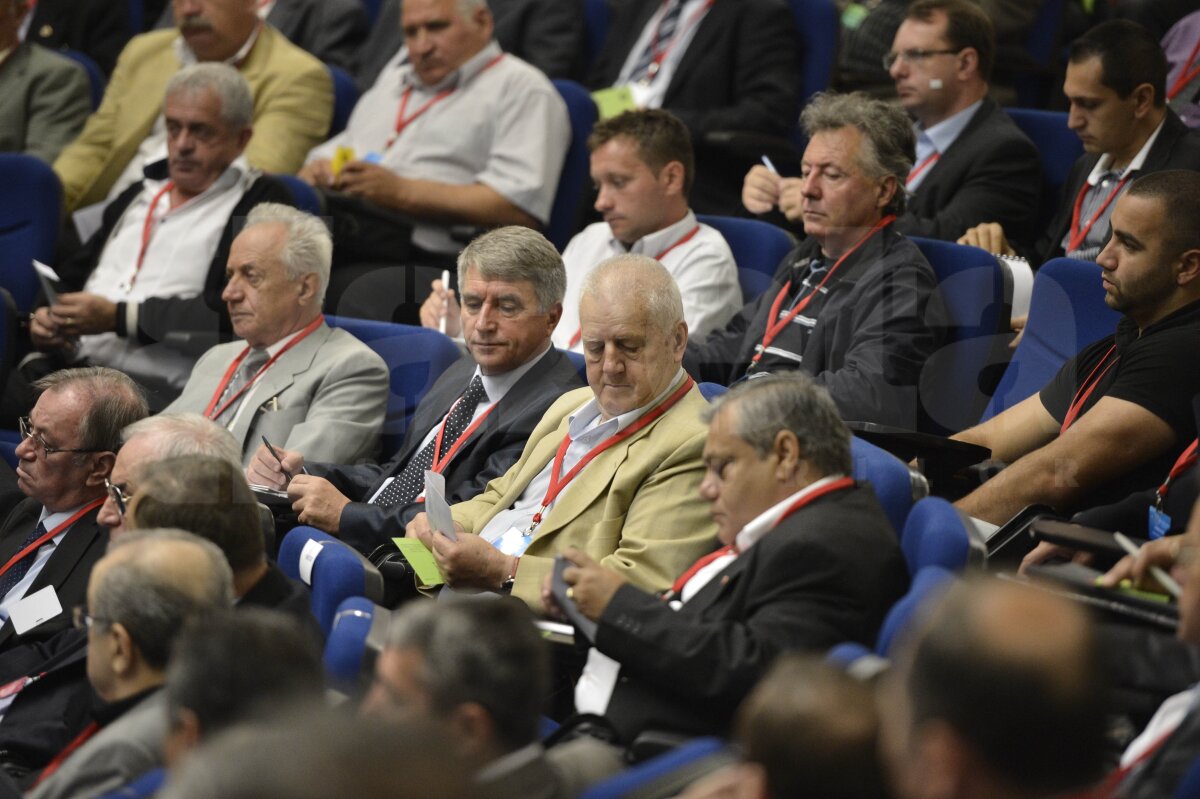 Echipa lui Mititelu, DEZAFILIATĂ OFICIAL. Decizia e DEFINITIVĂ! » Cîrţu: "Este vina lui Mititelu. Craiova nu trebuia să ajungă aici!!"