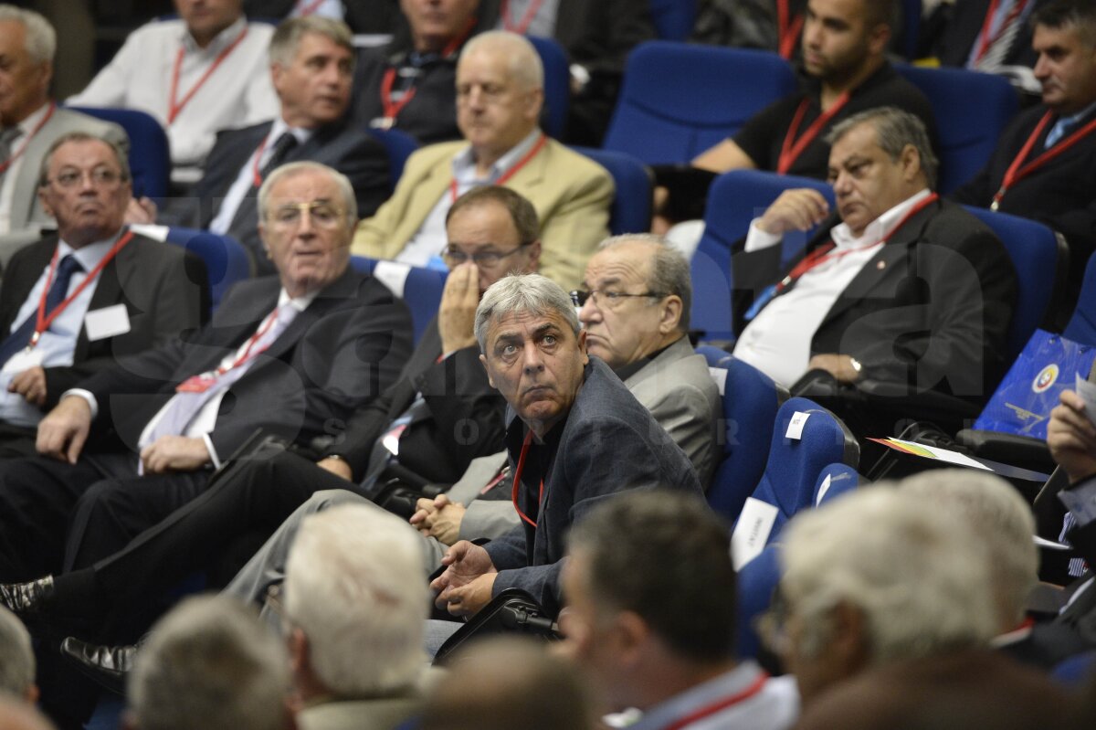 Echipa lui Mititelu, DEZAFILIATĂ OFICIAL. Decizia e DEFINITIVĂ! » Cîrţu: "Este vina lui Mititelu. Craiova nu trebuia să ajungă aici!!"