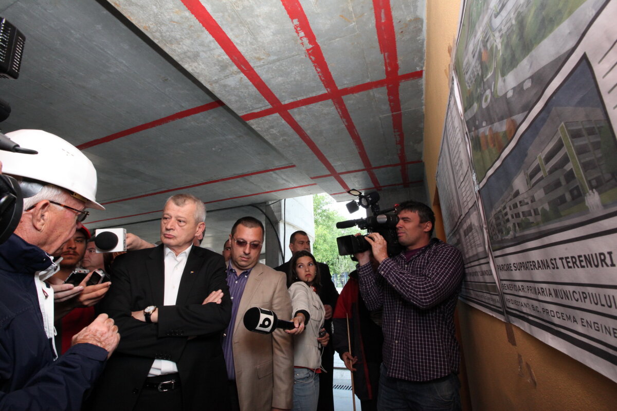 FOTO Parcarea de lîngă Naţional Arena e aproape gata! Pe terasa acesteia se poate juca fotbal, baschet şi tenis
