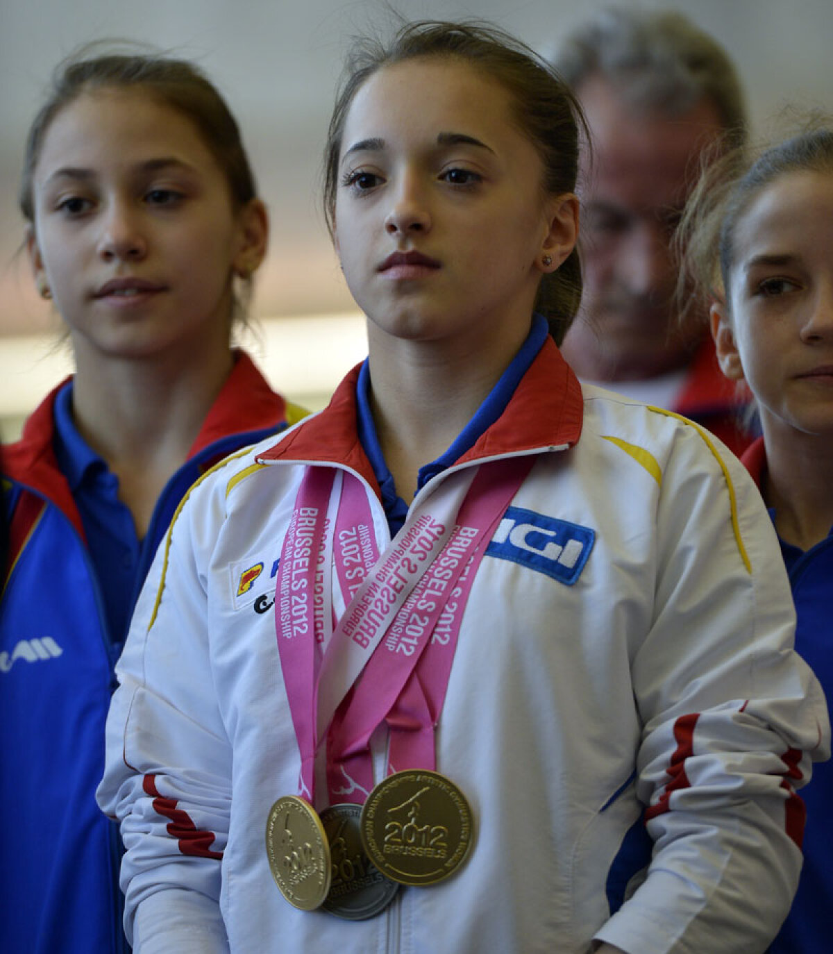 GALERIE FOTO Zîmbetele de acasă » Campioanele de la Bruxelles s-au întors în ţară