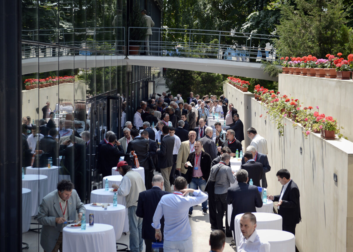 Manevră în stil comunist » Adunarea Generală FRF a validat ieri dezafilierea Universităţii lui Mititelu