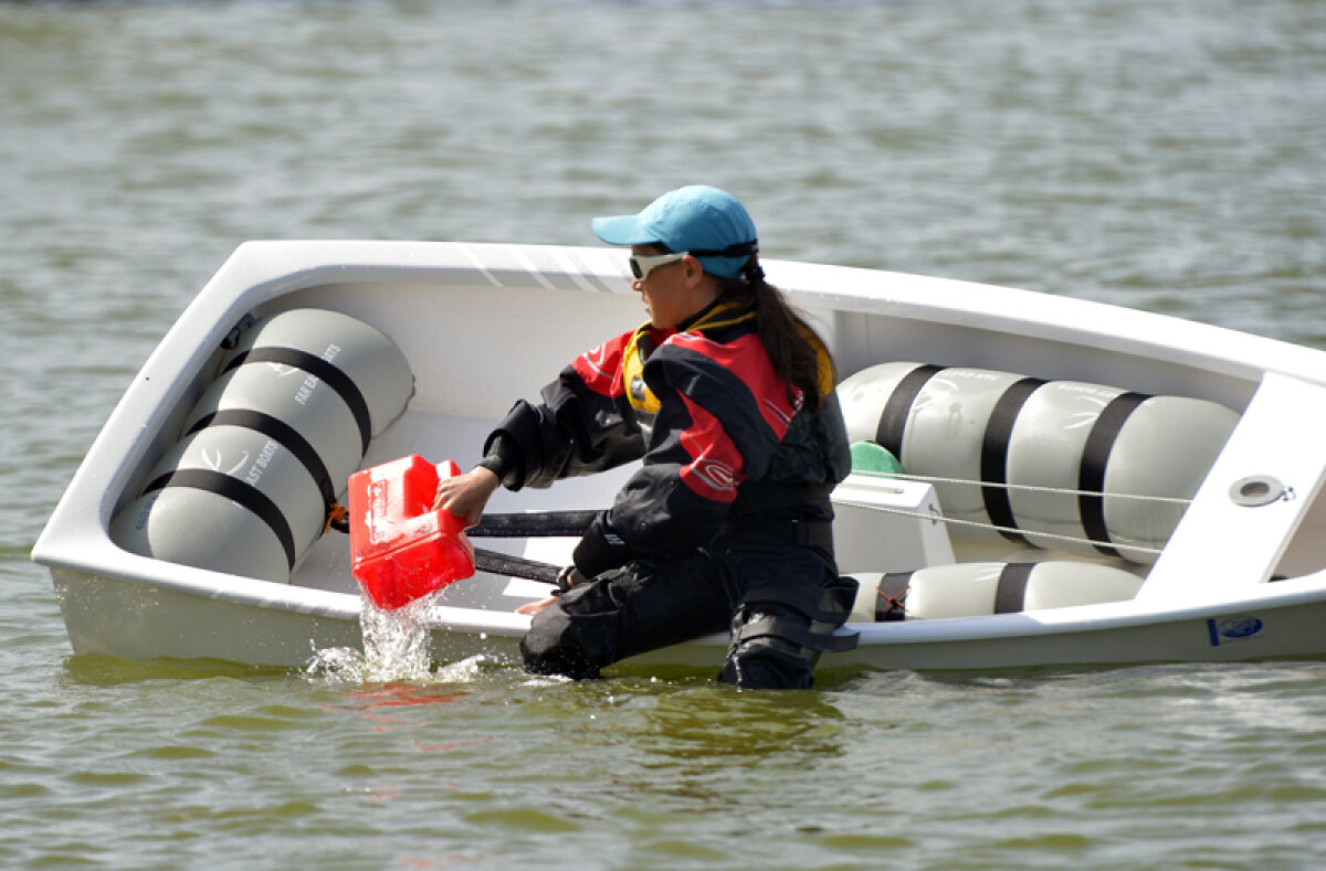 Lumile lor plutitoare » Doi tineri sportivi impresioneză în yachting