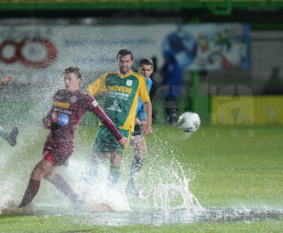 VIDEO&FOTO Înotînd spre titlu » CFR Cluj s-a impus cu 5-0 la Mioveni şi e la 3 puncte de trofeu
