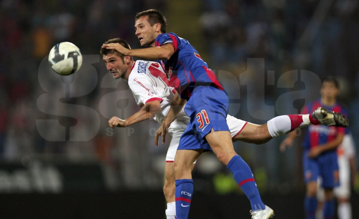 SUPERFOTO Bătălia continuă şi în 2012 » Steaua - Dinamo în cele mai tari imagini