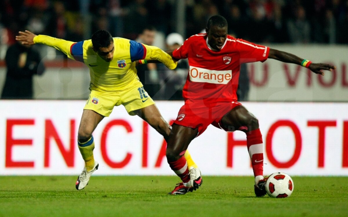 SUPERFOTO Bătălia continuă şi în 2012 » Steaua - Dinamo în cele mai tari imagini
