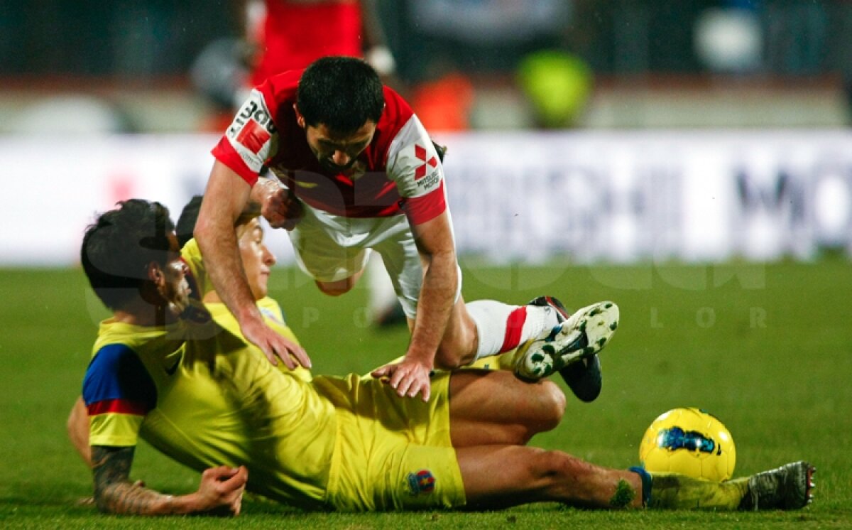 SUPERFOTO Bătălia continuă şi în 2012 » Steaua - Dinamo în cele mai tari imagini