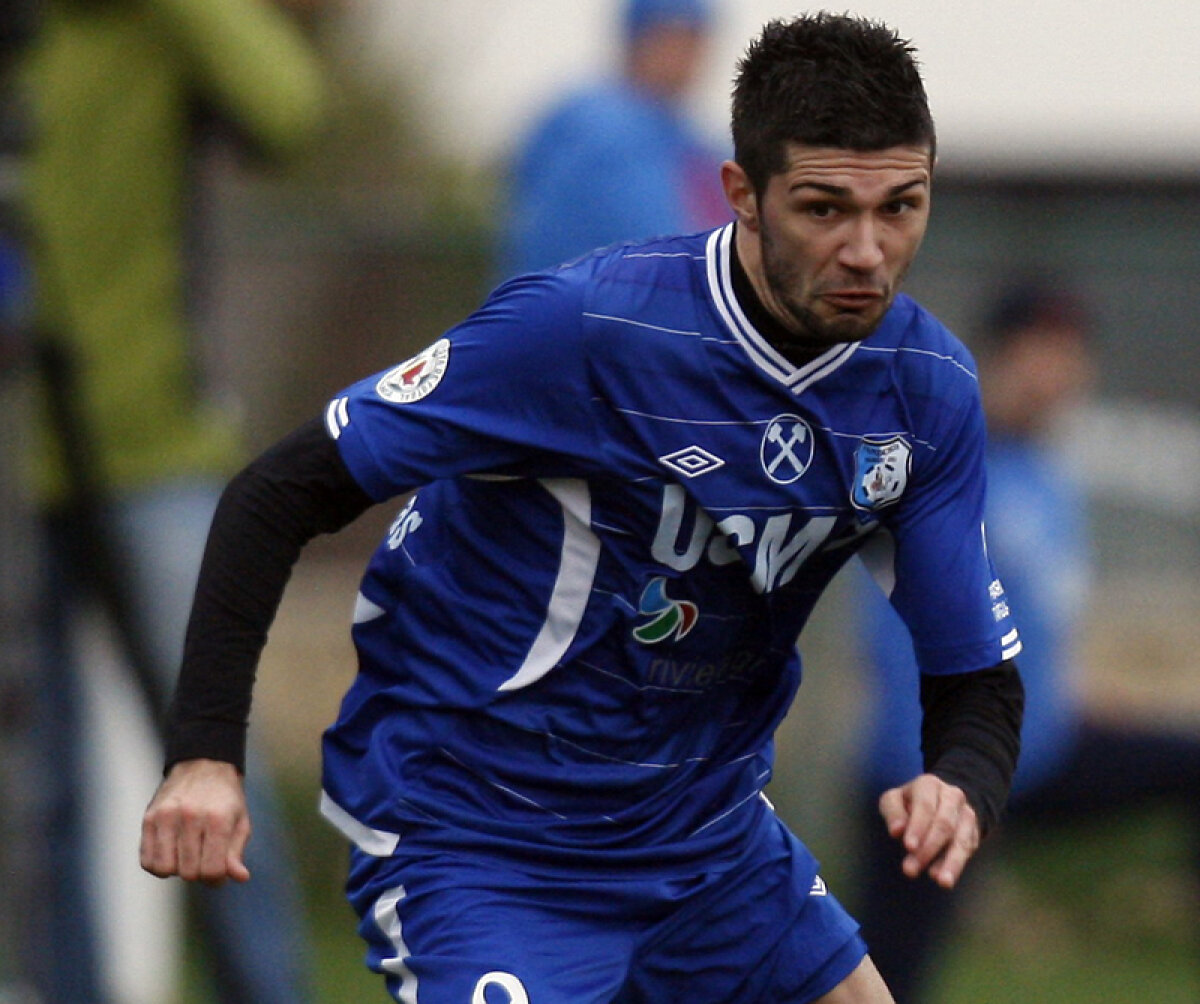 VIDEO Fiul şi-a salvat tatăl » Alexandru Grigoraş a decis meciul dintre Pandurii şi Petrolul, scor 1-0