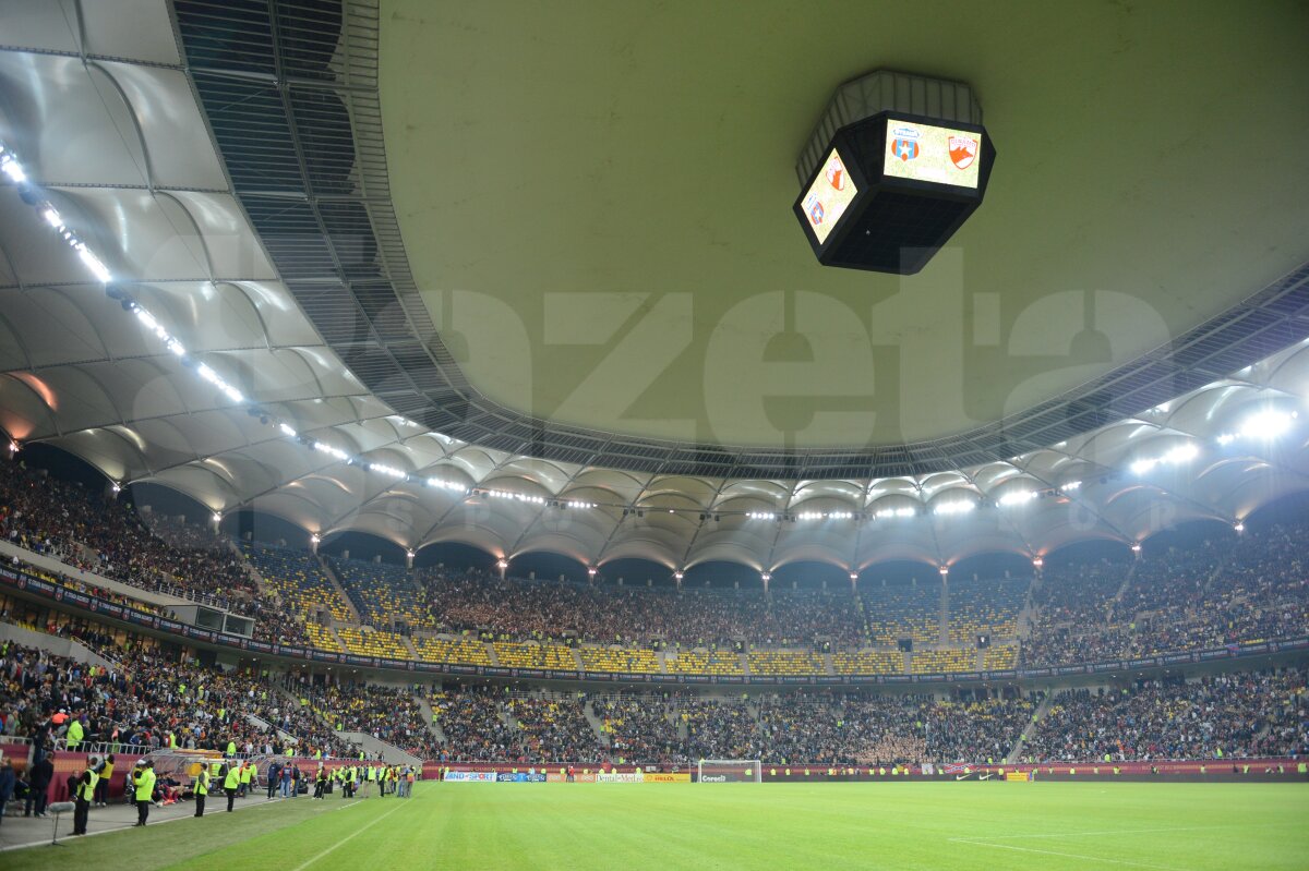 FOTO » Acoperişul de pe National Arena a cedat » Suporterii prezenţi la derby au îndurat ploaia torenţială din Bucureşti