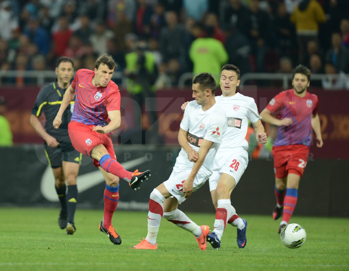 FOTO Gazeta Sporturilor a sărbătorit pe stadion derby-ul Steaua - Dinamo. Vezi aici cele mai bune 10 fotografii