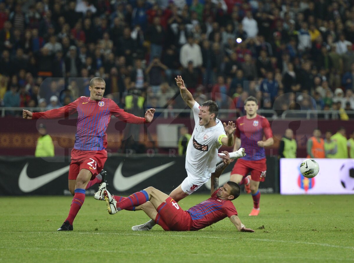 FOTO Gazeta Sporturilor a sărbătorit pe stadion derby-ul Steaua - Dinamo. Vezi aici cele mai bune 10 fotografii