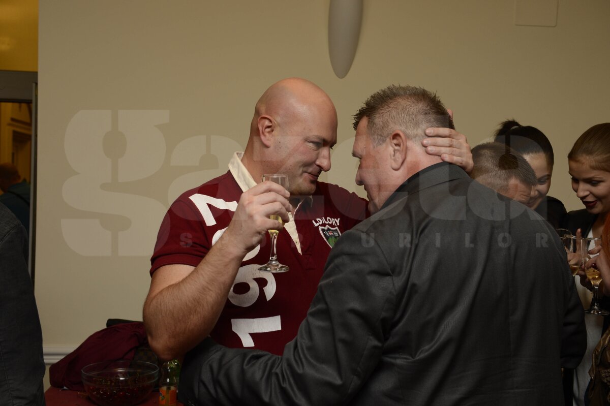 FOTO » Aşa au sărbătorit clujenii titlul, după meci! Paszkany a venit cu iubita