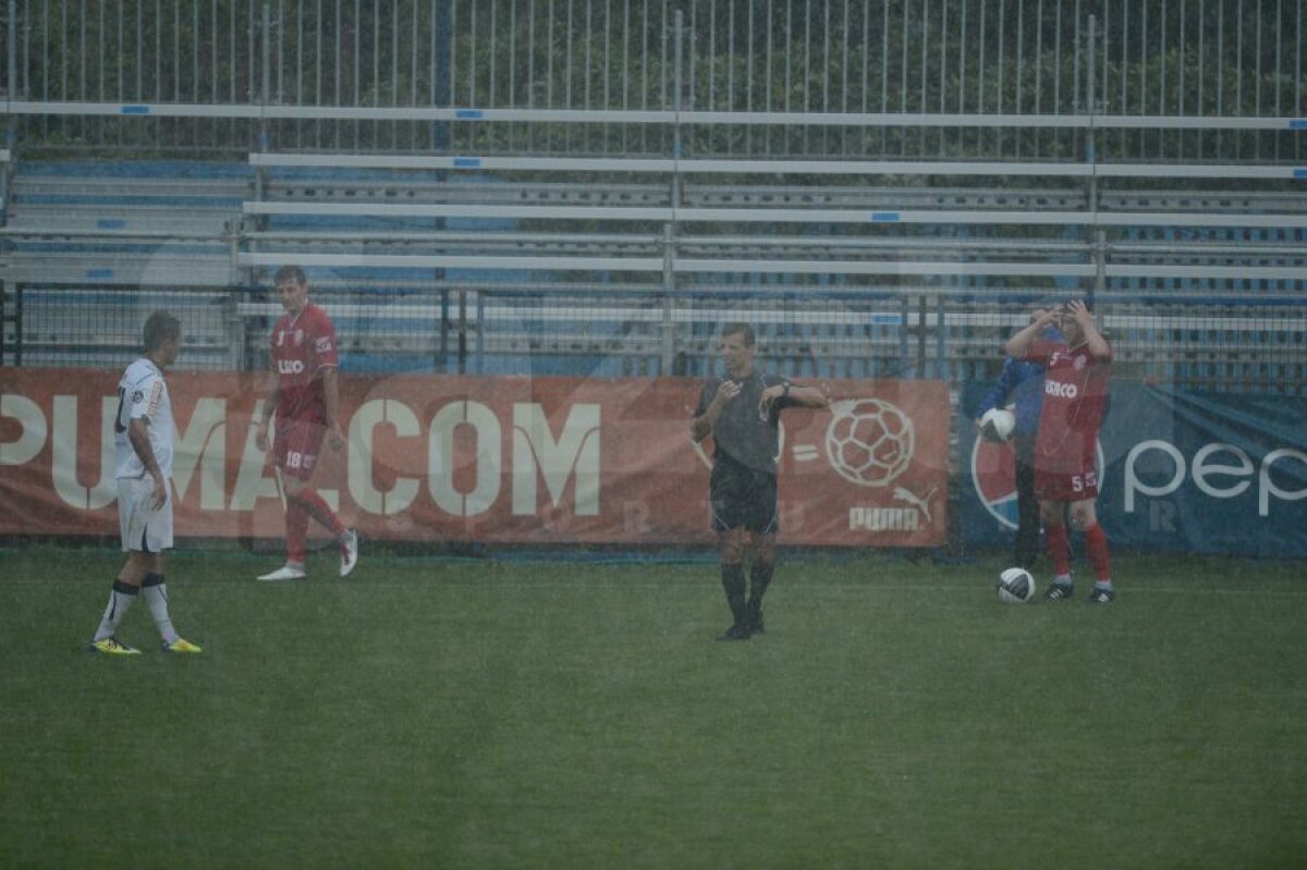 FOTO Viitorul - FC Botoşani 0-1 la pauză » Meciul a fost întrerupt de o furtună cumplită