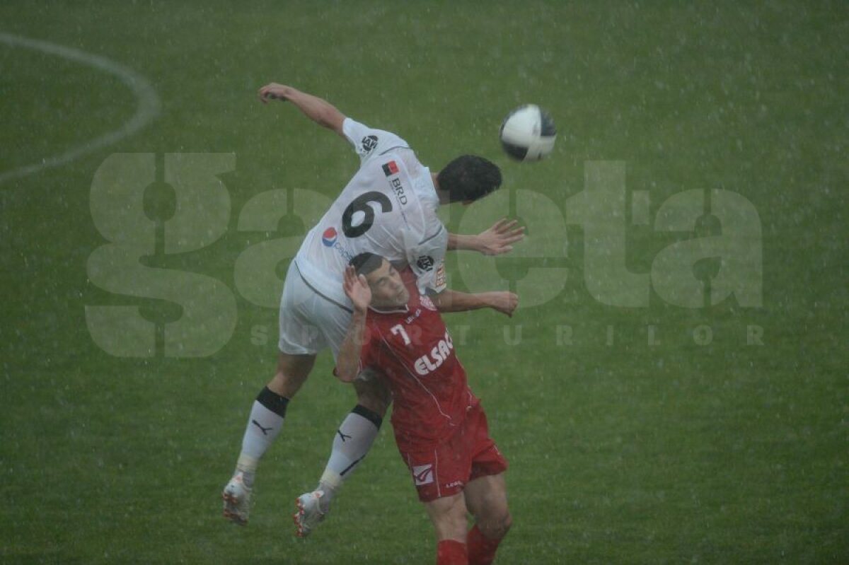FOTO Viitorul - FC Botoşani 0-1 la pauză » Meciul a fost întrerupt de o furtună cumplită