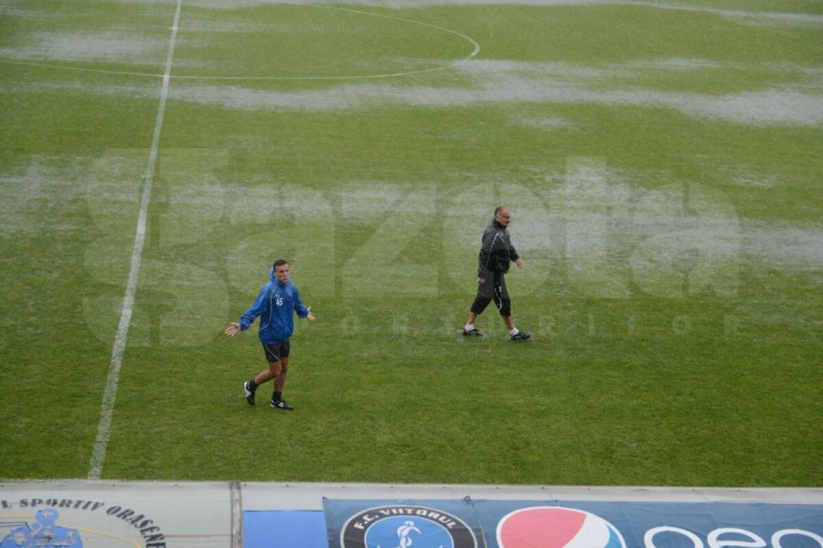 FOTO Viitorul - FC Botoşani 0-1 la pauză » Meciul a fost întrerupt de o furtună cumplită