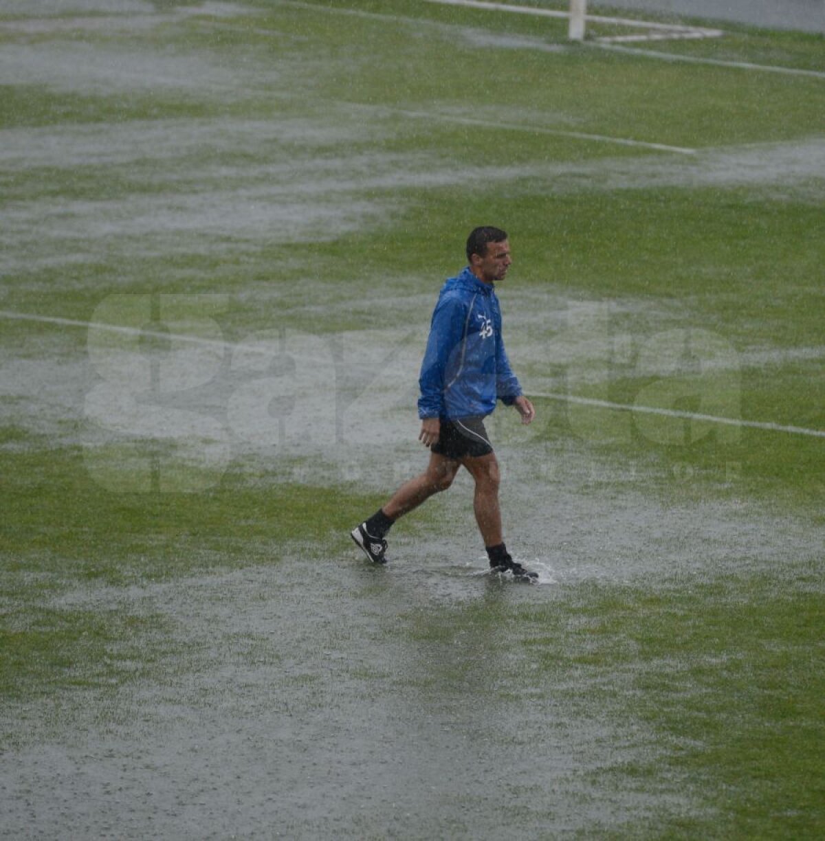 FOTO Viitorul - FC Botoşani 0-1 la pauză » Meciul a fost întrerupt de o furtună cumplită