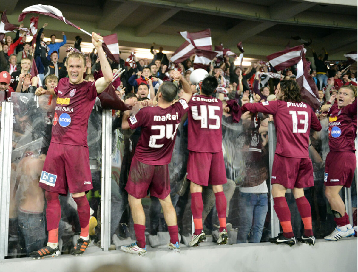 FOTO Carnaval la Cluj » Fotbaliştii lui Andone au sărbătorit pînă ieri dimineaţă cîştigarea titlului