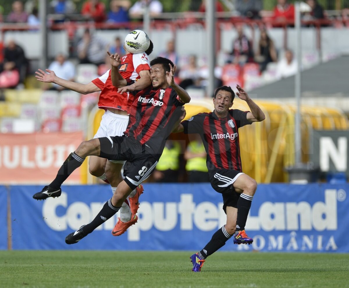 FOTO&VIDEO Victorie fără valoare » Dinamo - Astra 3-0 şi "cîinii" încheie campionatul pe locul 5
