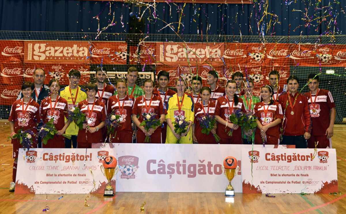 Campionii României sînteţi voi! » Cupa Coca-Cola şi-a desemnat ieri învingătorii: Benjamin Franklin şi Banyai Janos