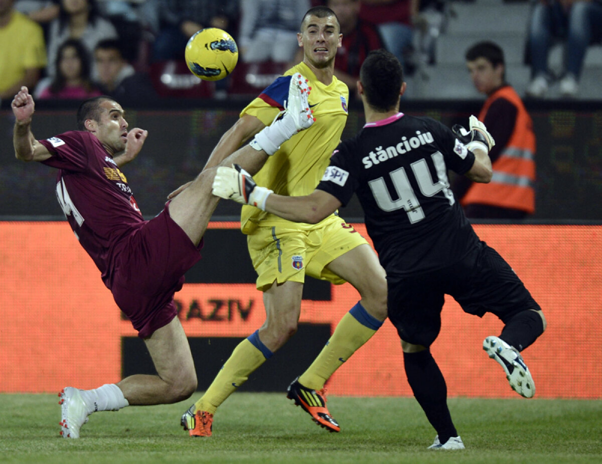 VIDEO Musafirul ideal » Steaua nu a putut să strice sărbătoarea Clujului. CFR e CAMPIOANĂ!