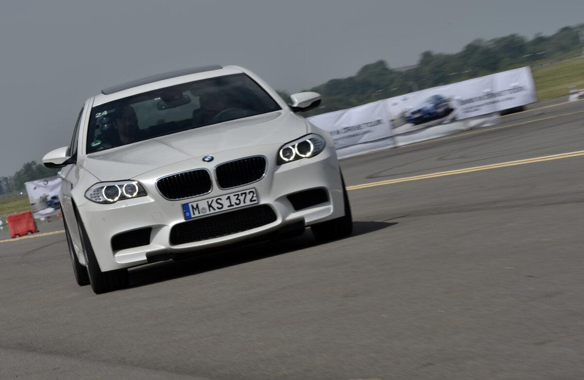 FOTO BMW M Drive Tour 2012, un spectacol pe 4 roţi