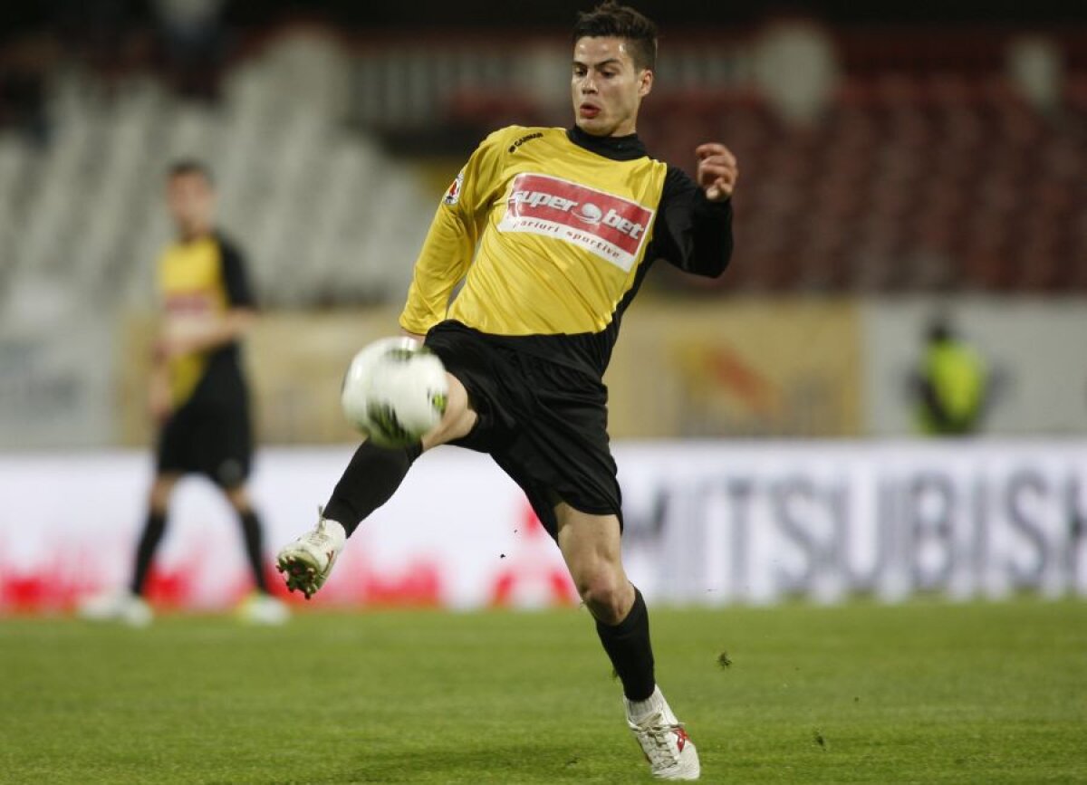 Giuleştenii nu stau cu mîinile în sîn » Monroy şi Villadsen, la Rapid!