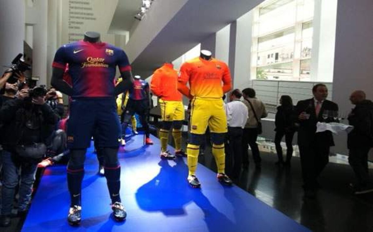 FOTO » Barcelona şi-a prezentat echipamentul pentru sezonul viitor. Cum ţi se pare?