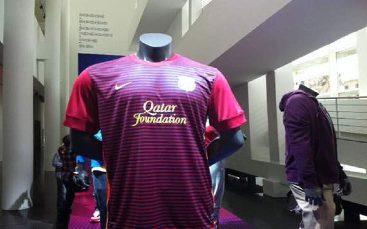 FOTO » Barcelona şi-a prezentat echipamentul pentru sezonul viitor. Cum ţi se pare?