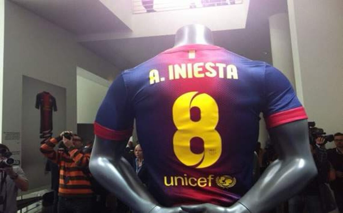 FOTO » Barcelona şi-a prezentat echipamentul pentru sezonul viitor. Cum ţi se pare?