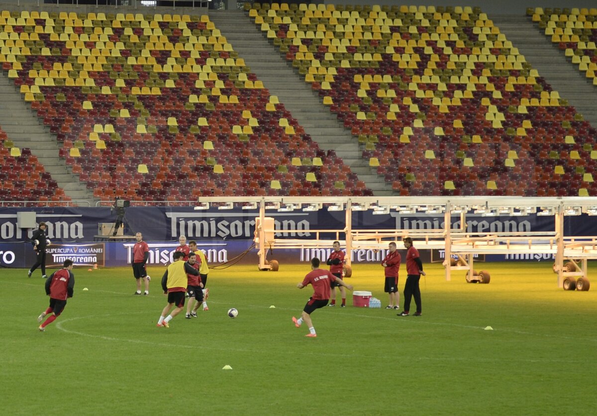 FOTO Ultimul antrenament al lui Bonetti? » Dinamo s-a pregătit pe Naţional Arena