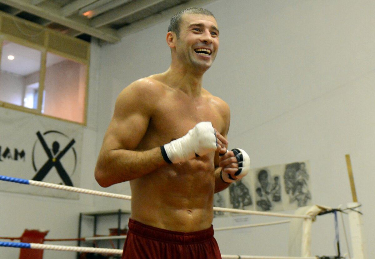 Zîmbiţi, vă rog! » Lucian Bute îşi păstrează tonul optimist înaintea luptei cu Froch