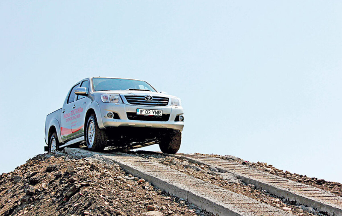 Off-road în Capitală » Toyota a inaugurat primul circuit off-road din Bucureşti