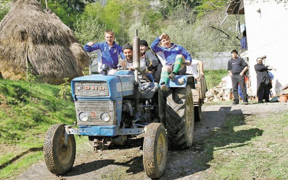 Cu eseul la spovedanie » Rugbyştii de 18 ani de la Metrorex Bucureşti au participat la un cantonament inedit, la mănăstire