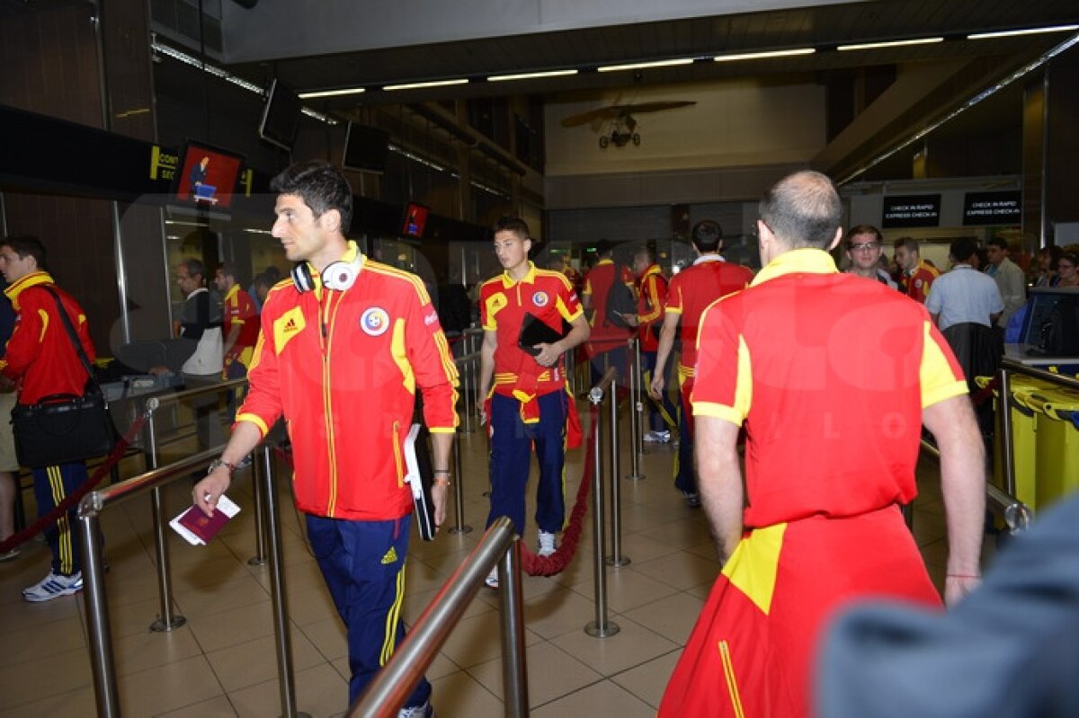 FOTO "Tricolorii" au plecat să dea piept cu Elveţia şi Austria