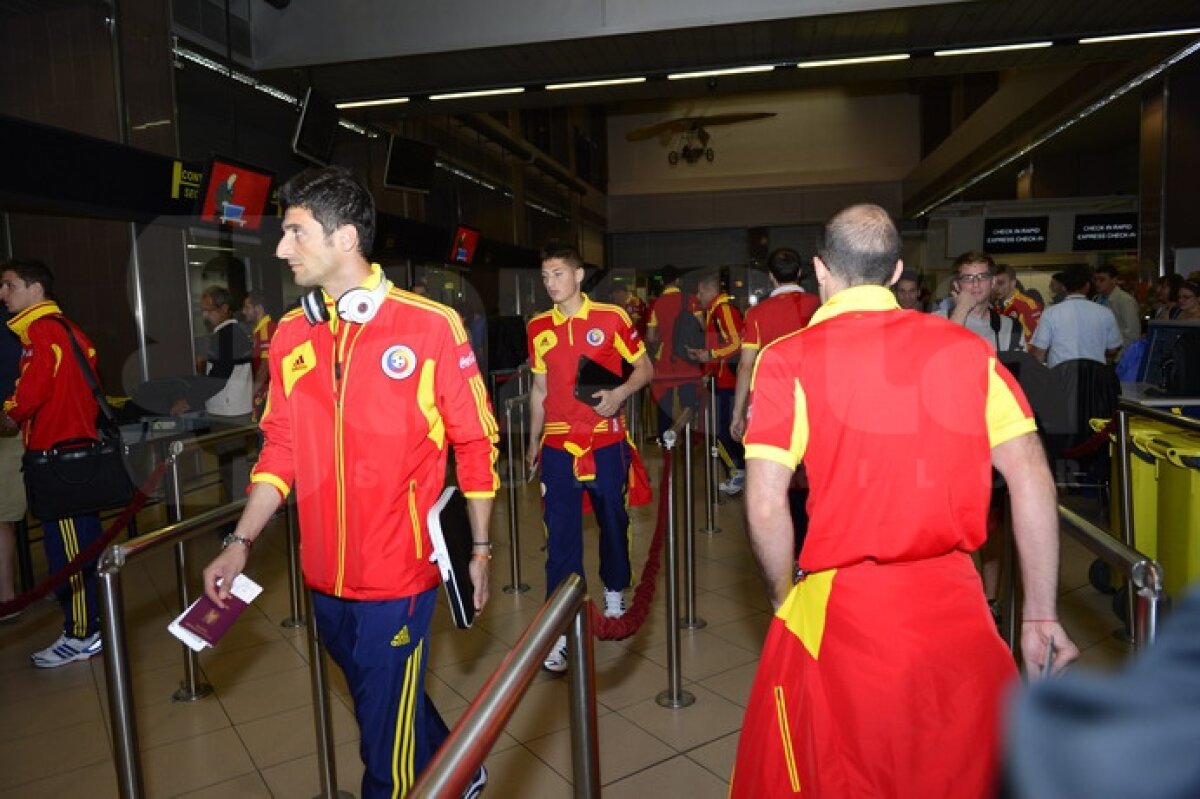 FOTO "Tricolorii" au plecat să dea piept cu Elveţia şi Austria