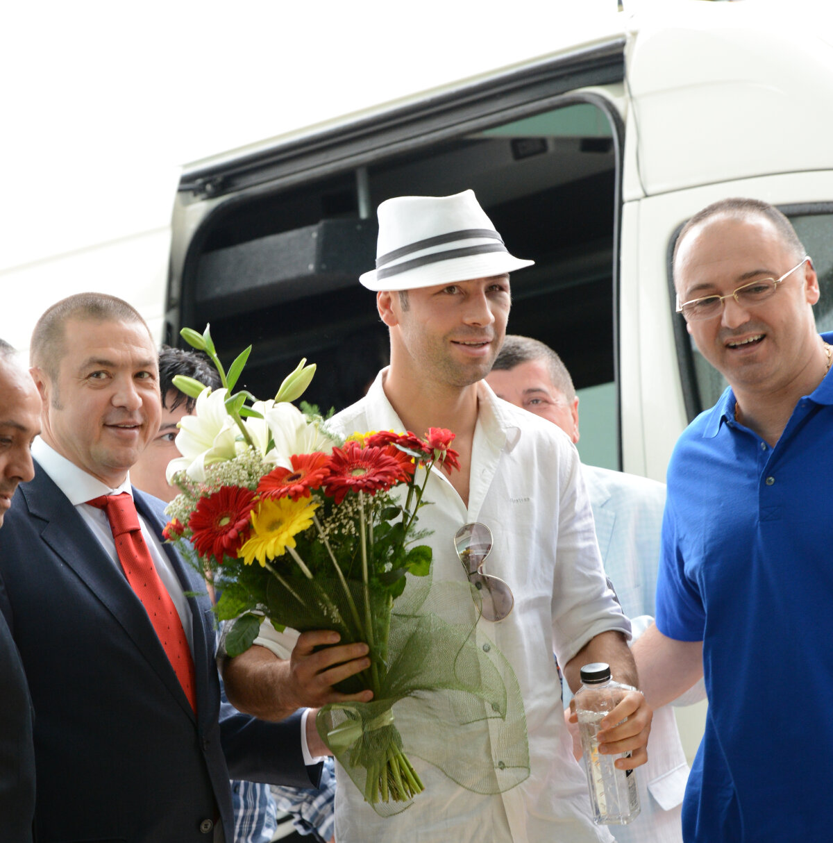 Bute s-a întors azi la Bucureşti  » "Vă promit că revin şi o să fiu şi mai puternic"