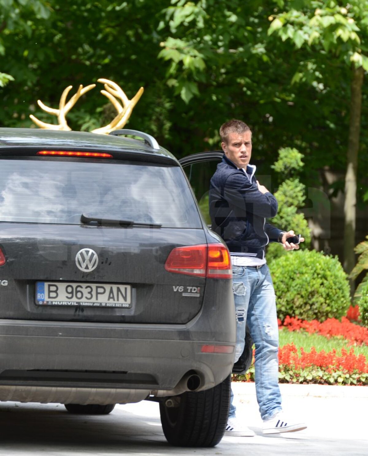 FOTO Pintilii e OFICIAL al Stelei » Preţul plătit de Becali: Răduţ împrumut plus bani