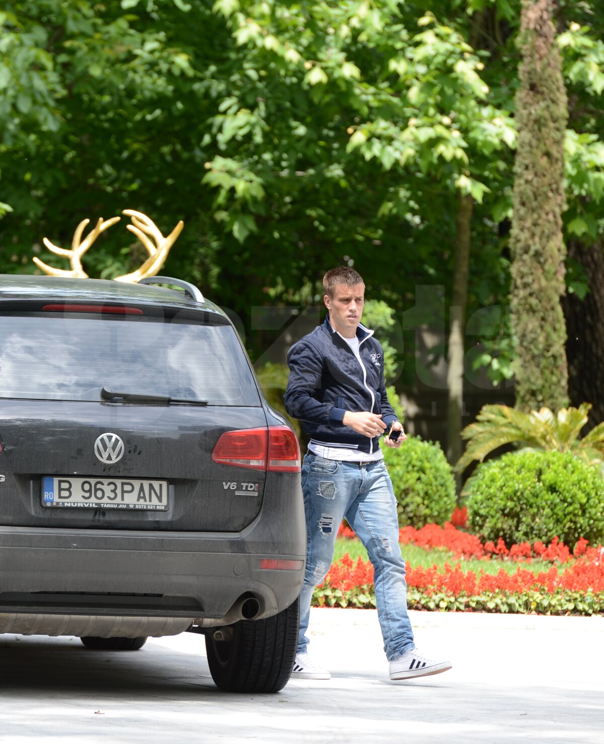 FOTO Pintilii e OFICIAL al Stelei » Preţul plătit de Becali: Răduţ împrumut plus bani