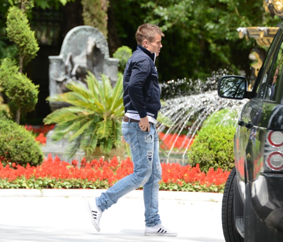 FOTO şi VIDEO MIRACOL la Palat! » Banii lui Gigi te pun pe picioare :D