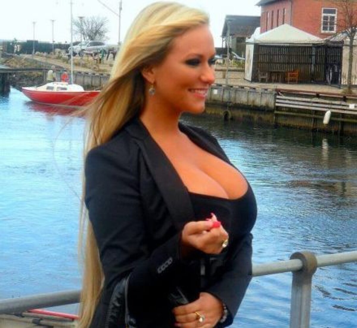 Rapid l-a pierdut şi pe Villadsen! Danezul se întoarce în ţara lui, nu vine în Giuleşti, şi din cauza iubitei