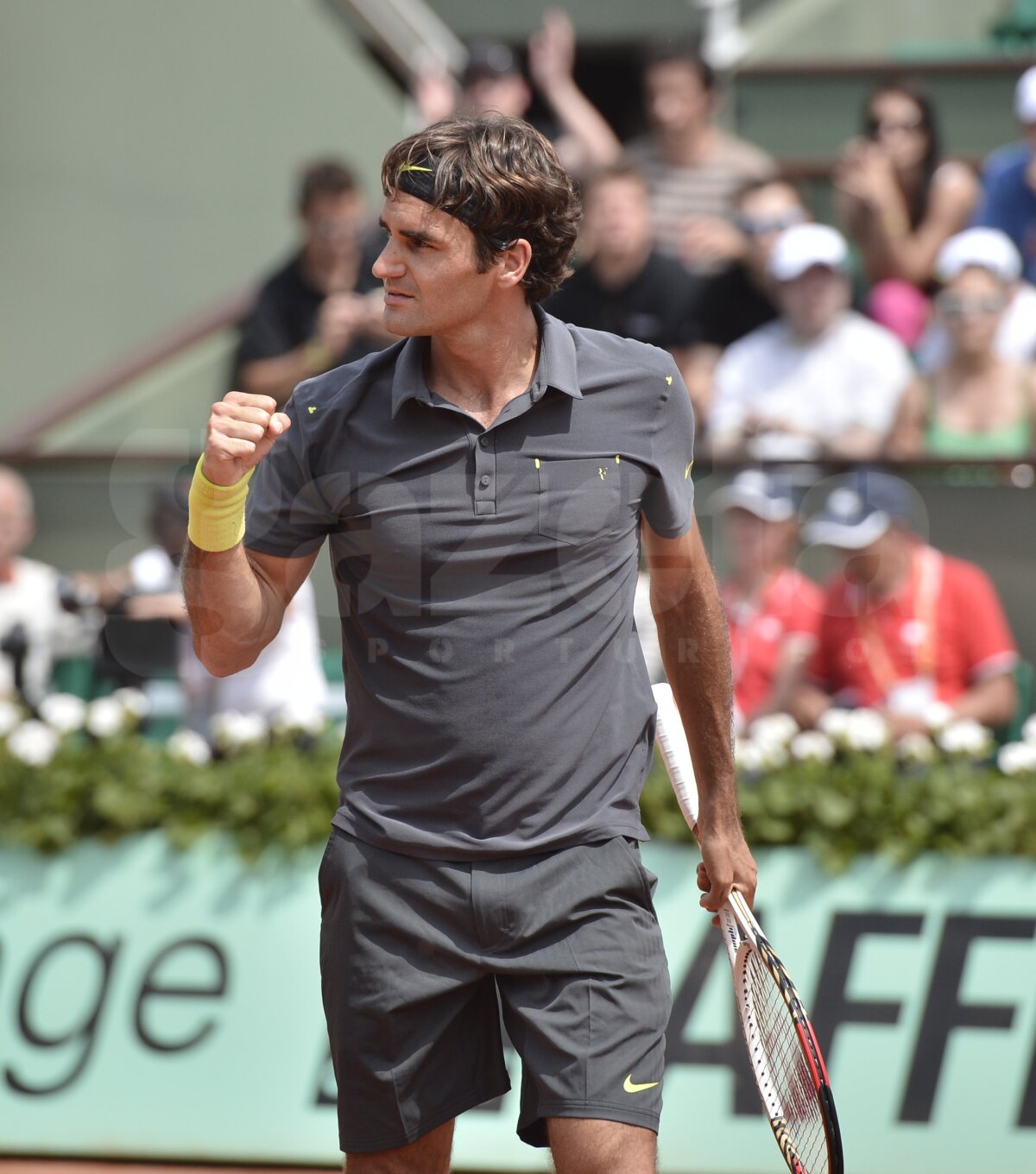 Adrian Ungur i-a ţinut piept lui Federer, cedînd cu greu în setul patru