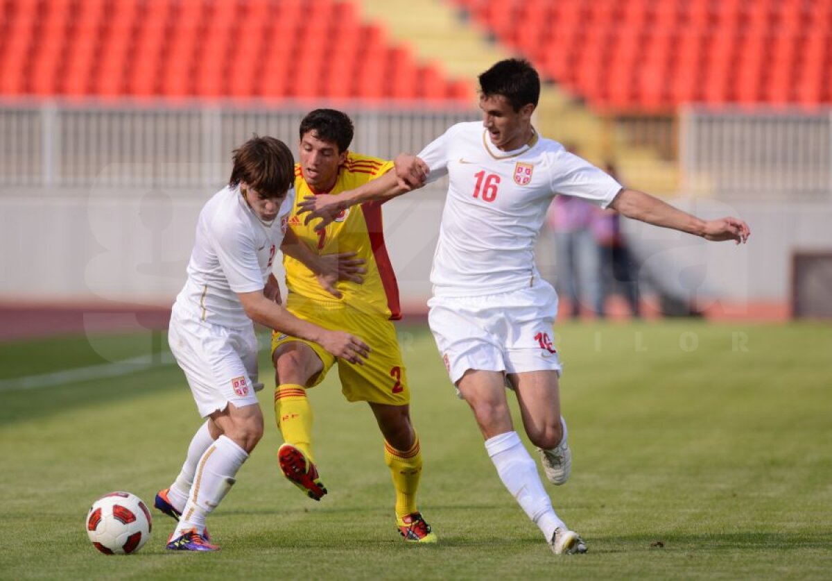 FOTO Puştii noştri au ratat calificarea la CE U19 după 0-3 cu Serbia: noi am avut trei eliminaţi, iar adversarii trei penaltyuri :O