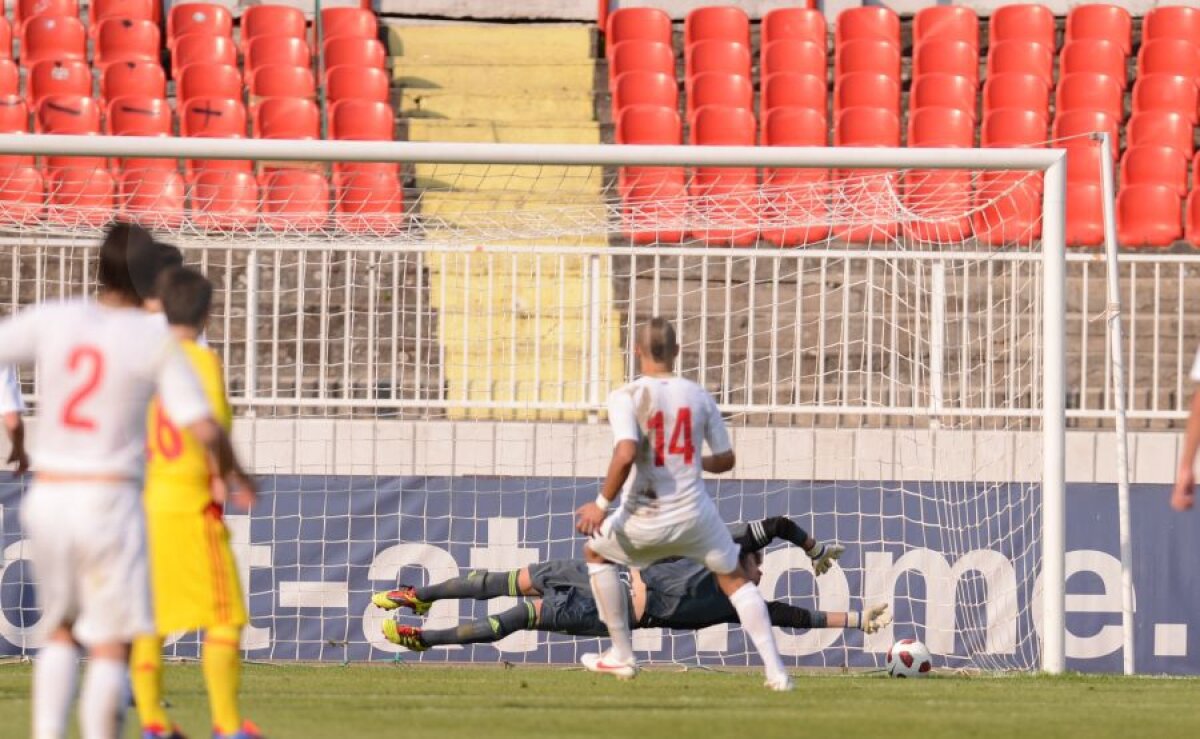 FOTO Puştii noştri au ratat calificarea la CE U19 după 0-3 cu Serbia: noi am avut trei eliminaţi, iar adversarii trei penaltyuri :O