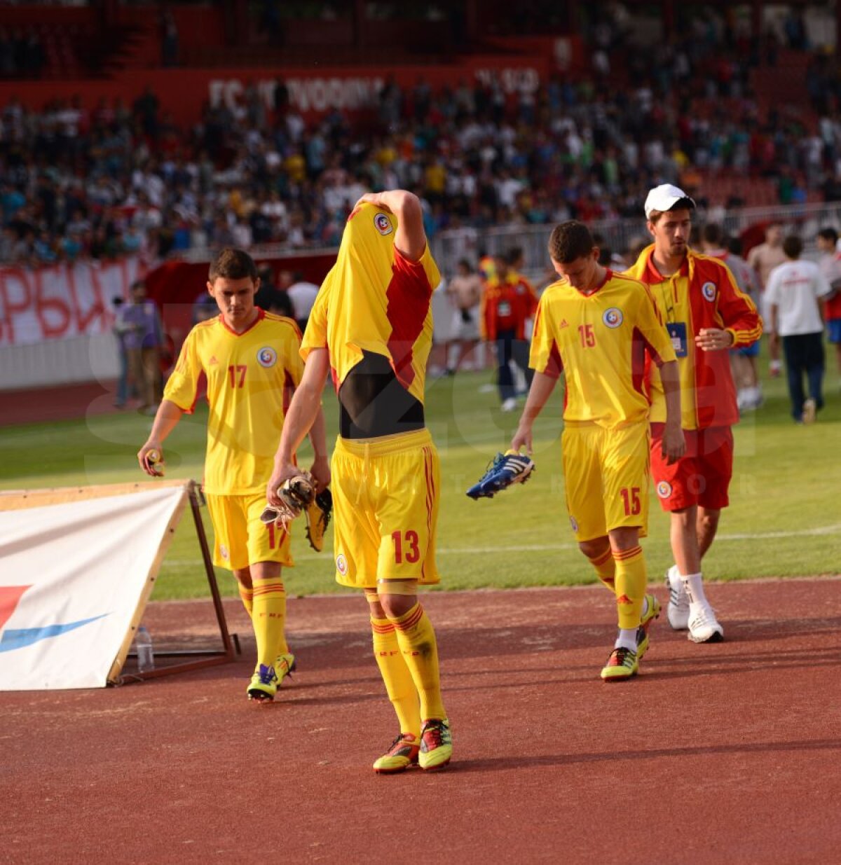 FOTO Bute, varianta Novi Sad » "Tricolorii" U19 au fost făcuţi KO de sîrbi în meciul decisiv pentru calificarea la Euro